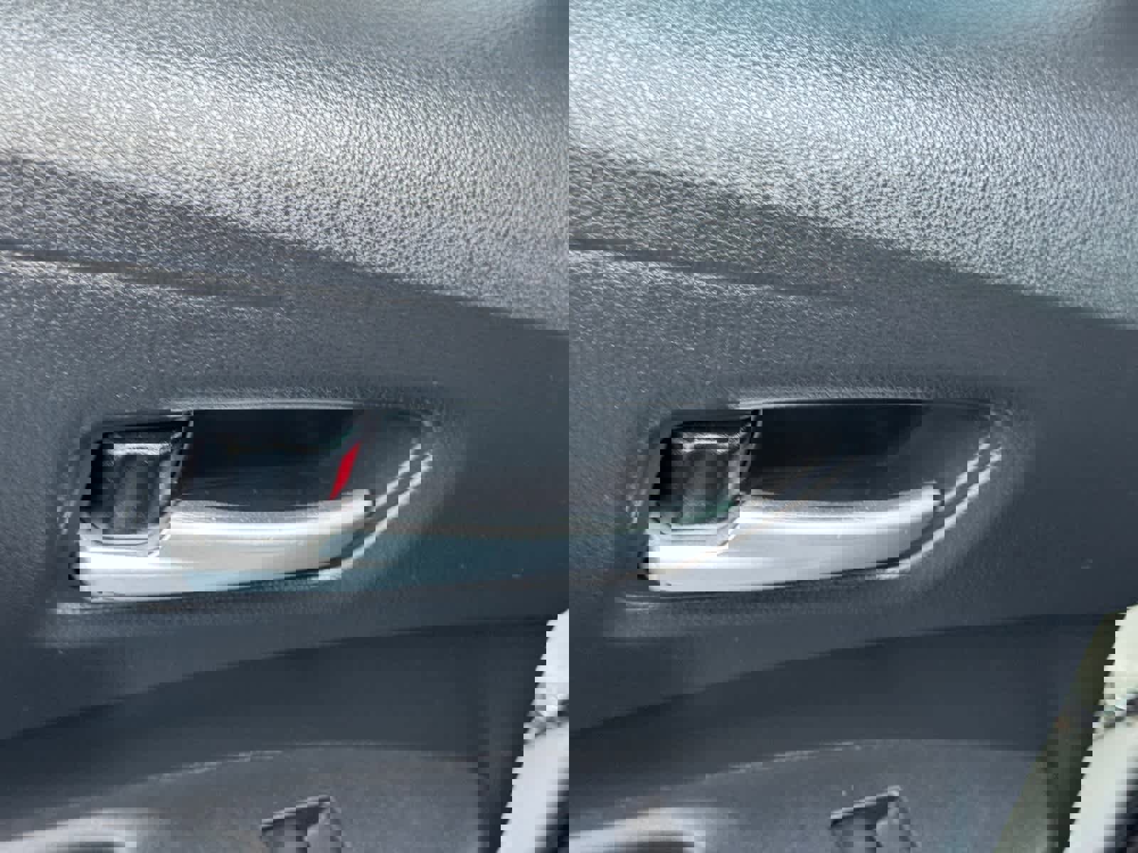 Used 2021 Toyota Corolla LE image 17