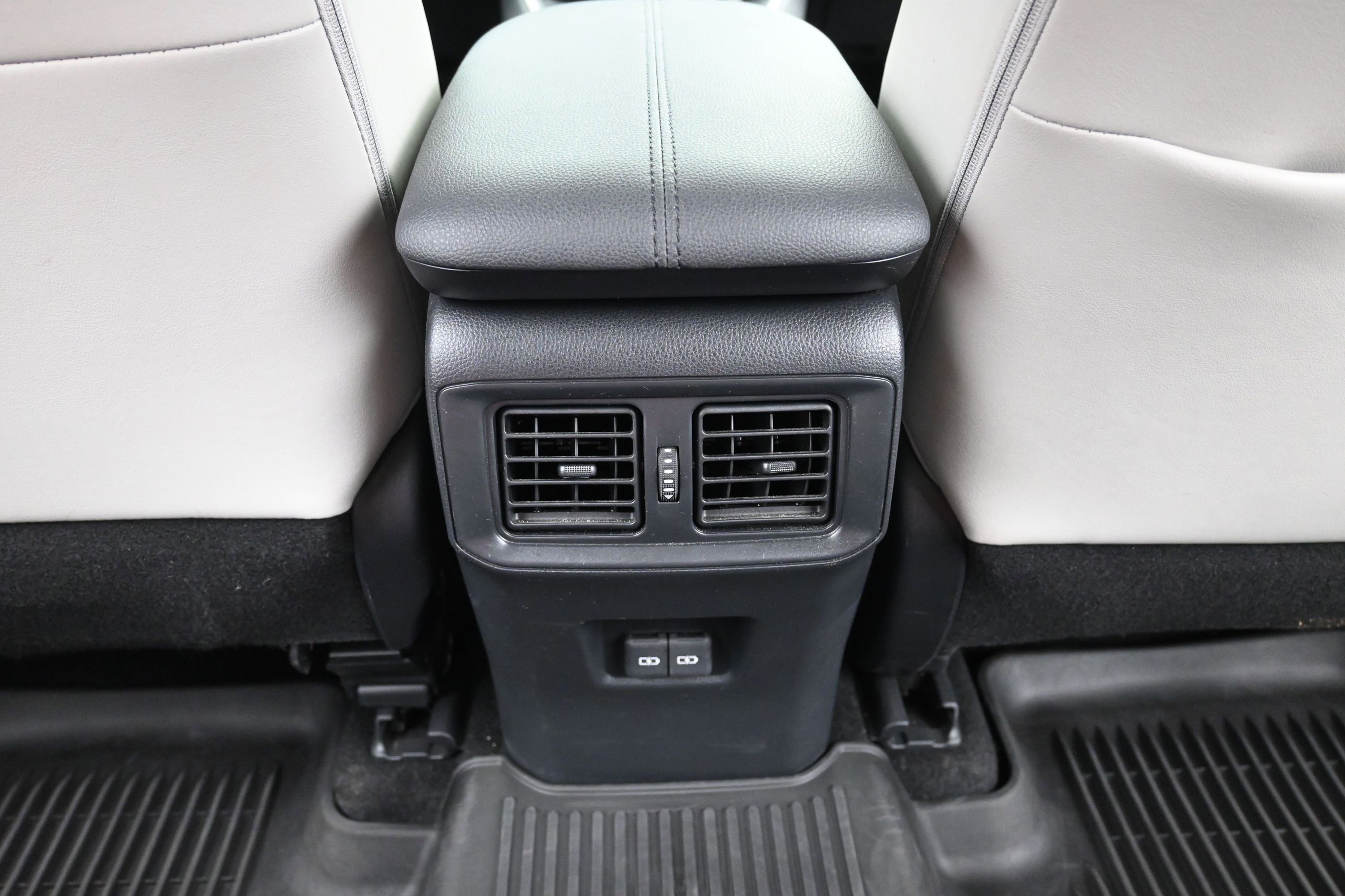 Used 2023 Toyota RAV4 XLE Premium AWD/4WD image 18