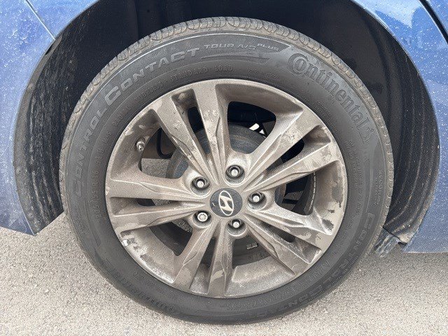 Used 2017 Hyundai Elantra SE image 19