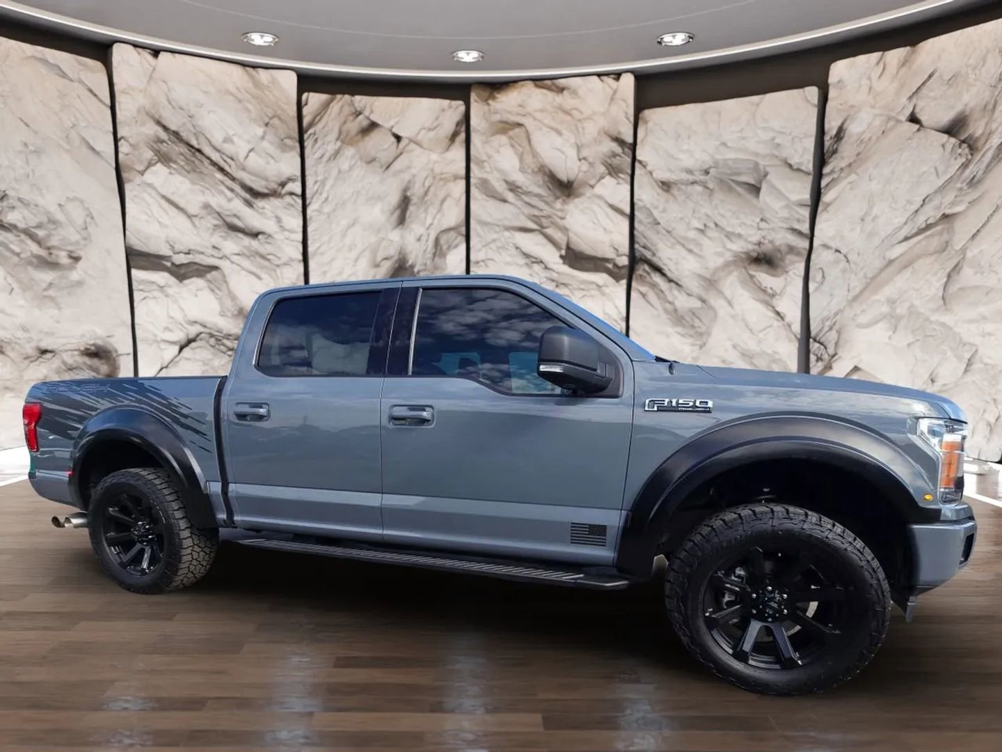 Used 2019 Ford F150 XLT w/ Equipment Group 302A Luxury image 4