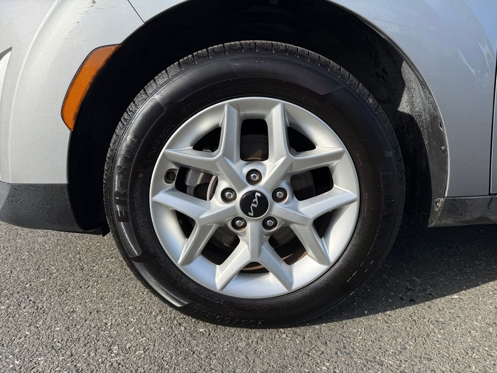 Certified 2023 Kia Soul LX w/ LX Technology Package image 11