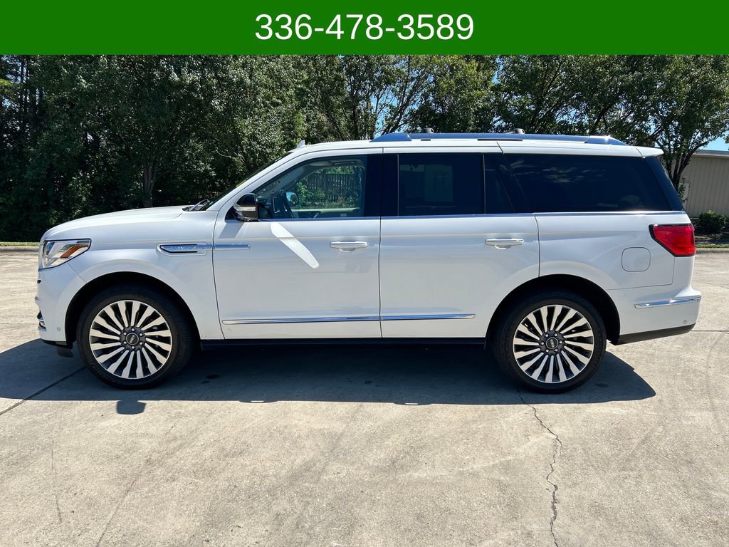 Used 2021 Lincoln Navigator Reserve w/ Luxury Package AWD/4WD image 2