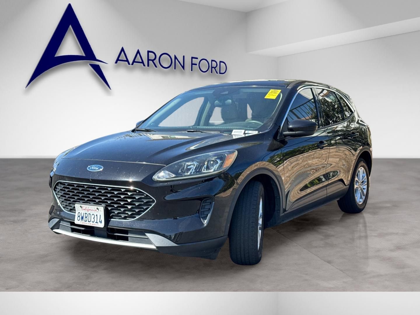 Used 2020 Ford Escape SE image 2