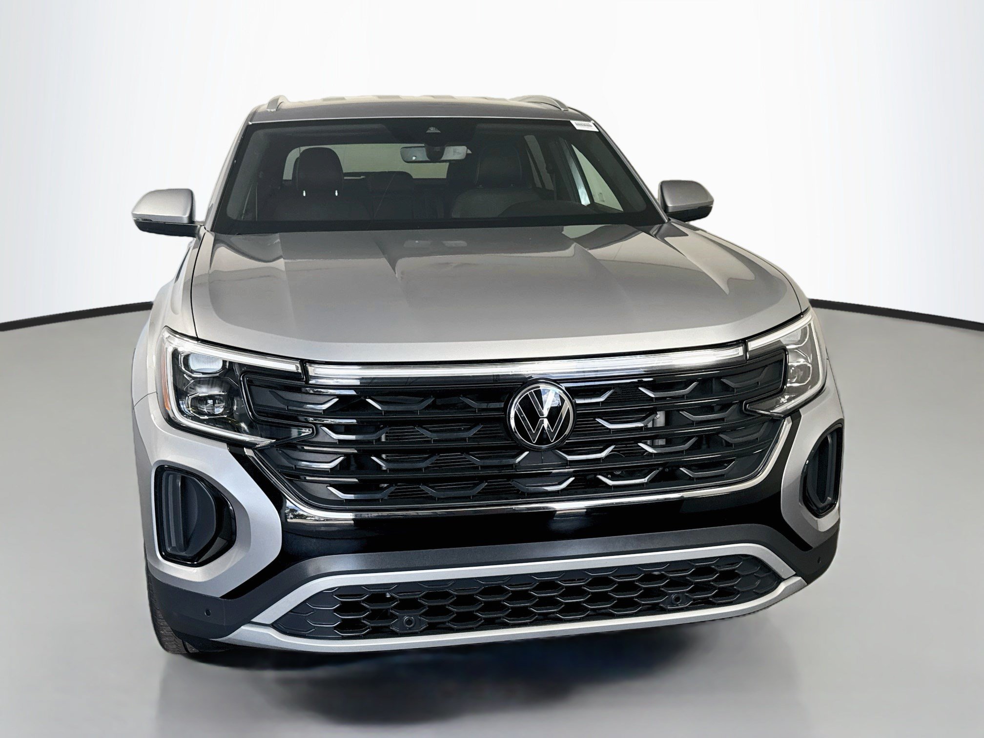 Used 2026 Volkswagen Atlas Cross Sport SE FWD image 2