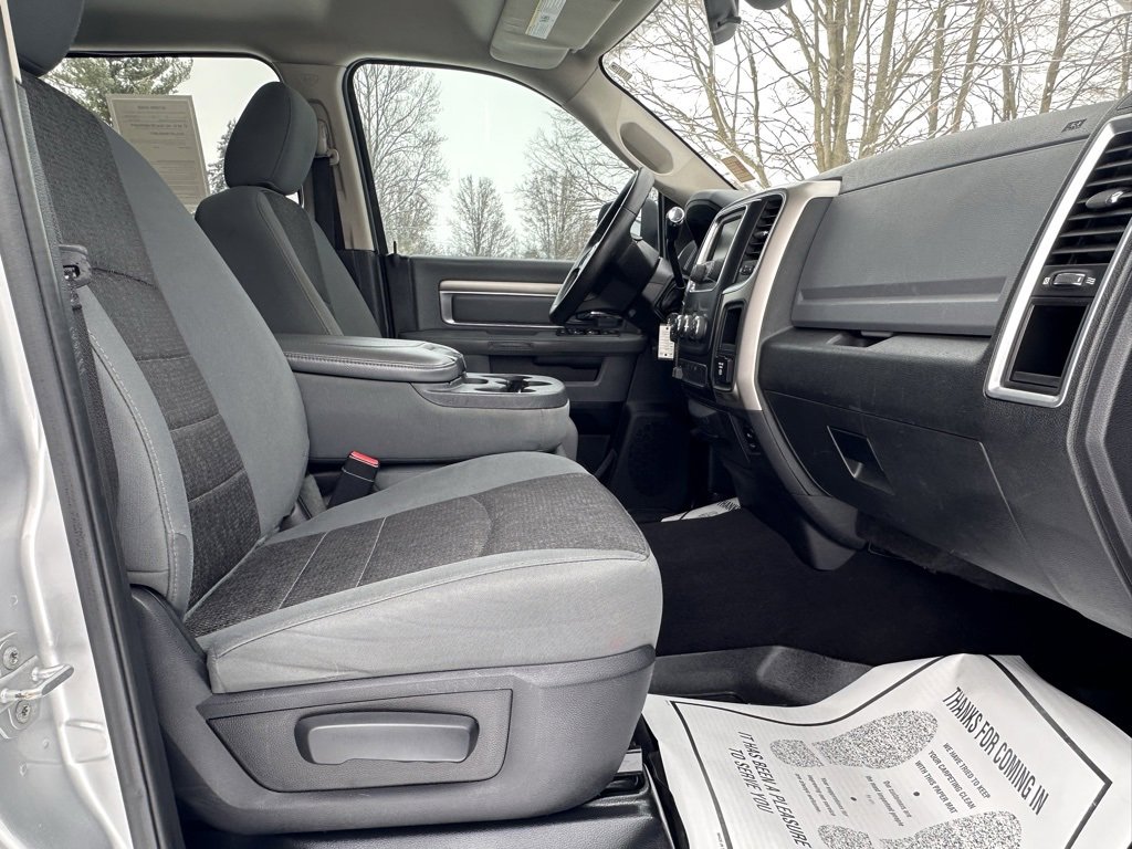 Used 2015 RAM 3500 SLT w/ Cold Weather Group image 32