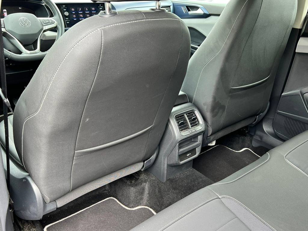 Used 2023 Volkswagen Taos SE w/ Panoramic Sunroof Package AWD/4WD image 32