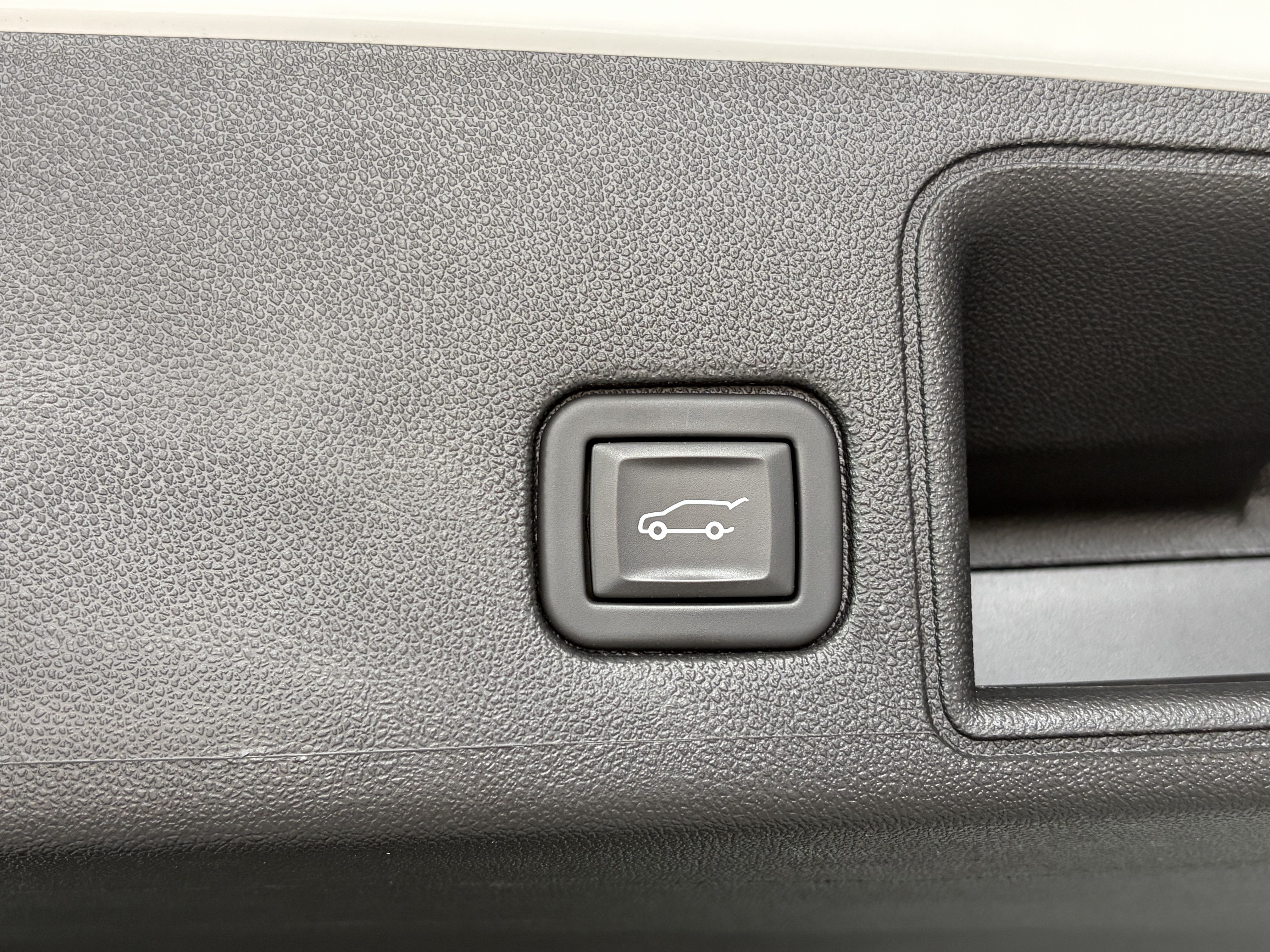 Used 2023 GMC Terrain SLE w/ Driver Convenience Package AWD/4WD image 15