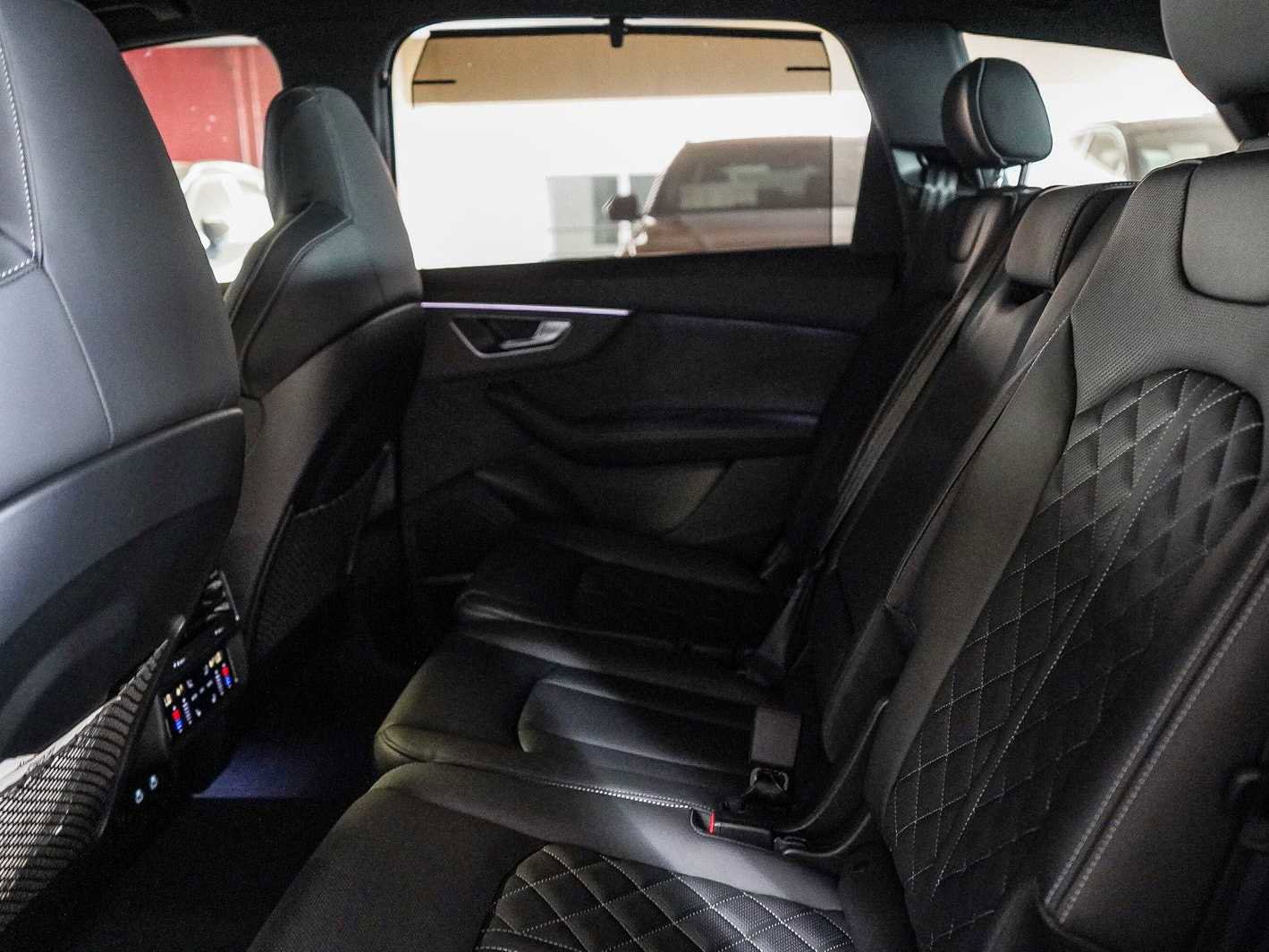 New 2026 Audi SQ7 Premium Plus AWD/4WD image 18