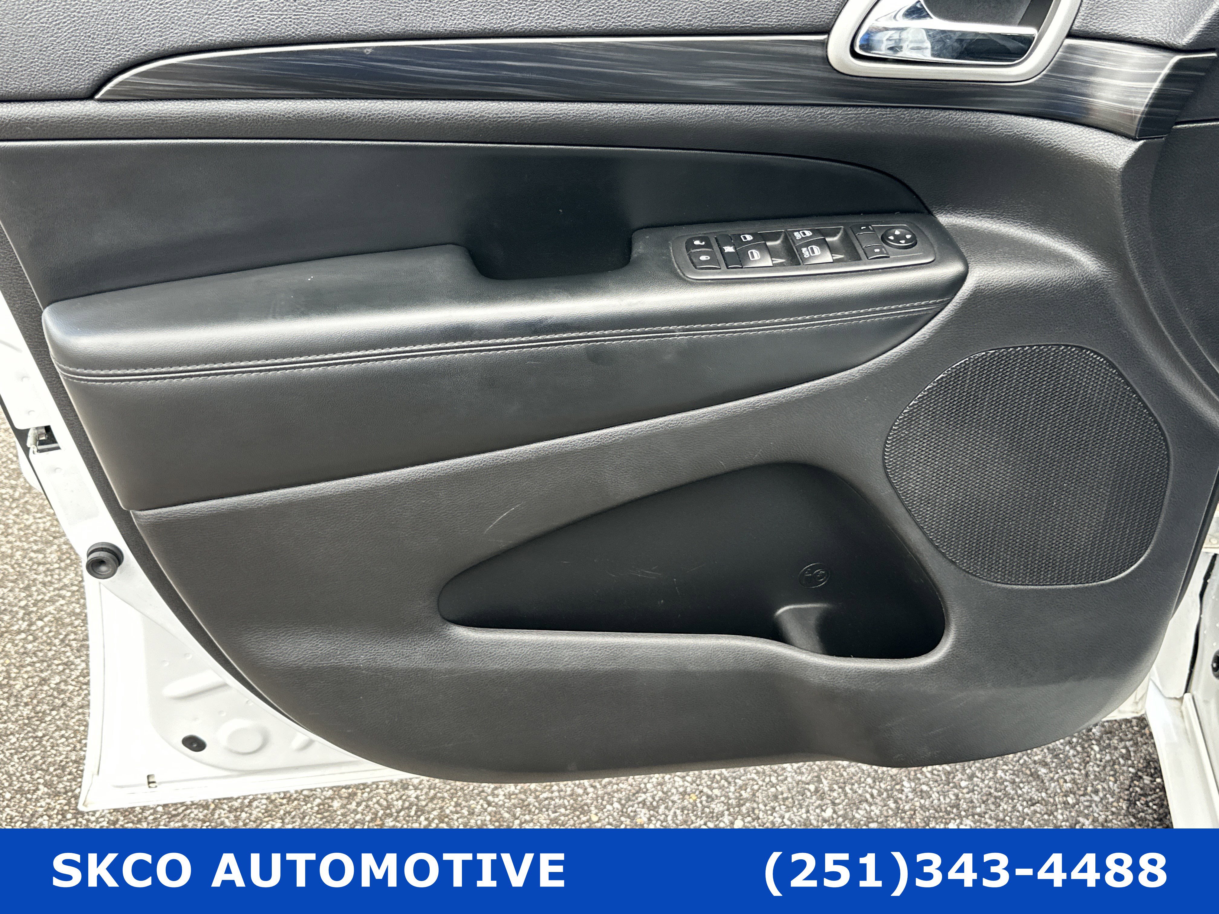 Used 2020 Jeep Grand Cherokee Altitude image 11