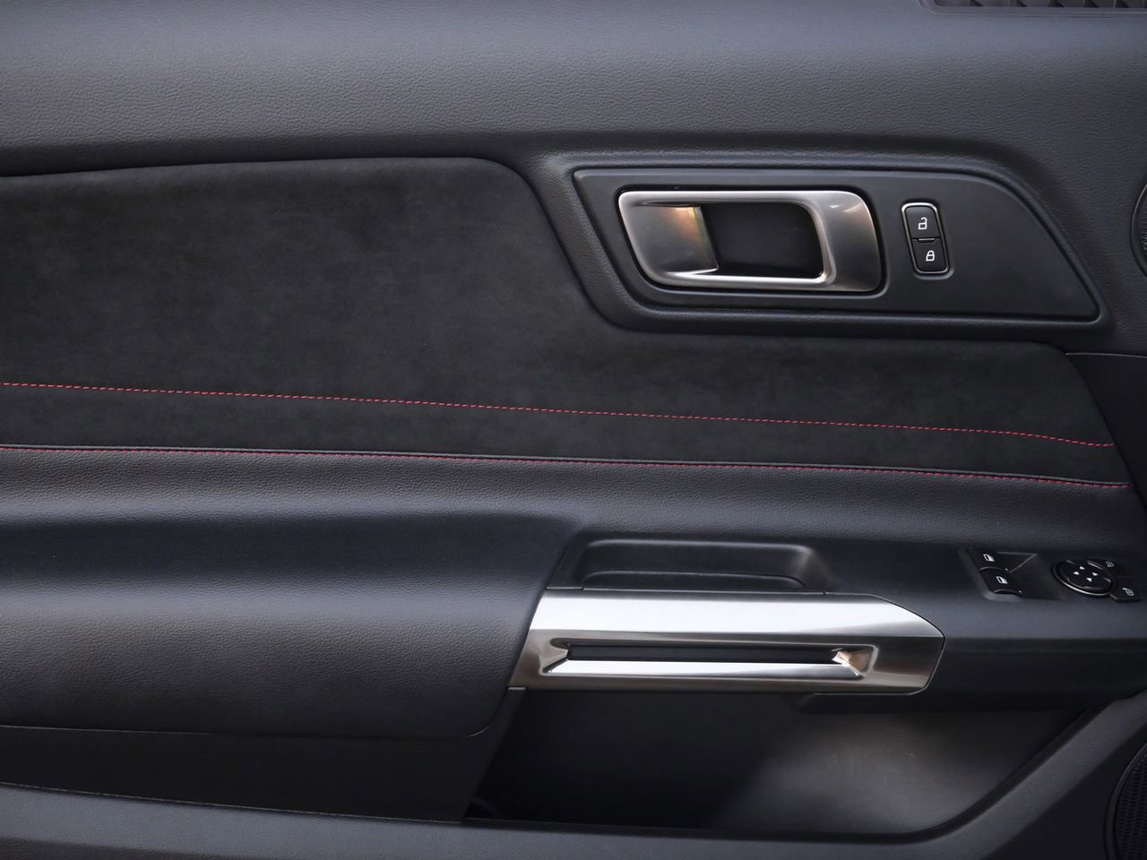 Used 2018 Ford Mustang Shelby GT350R w/ GT350R Equipment Group 920A image 18