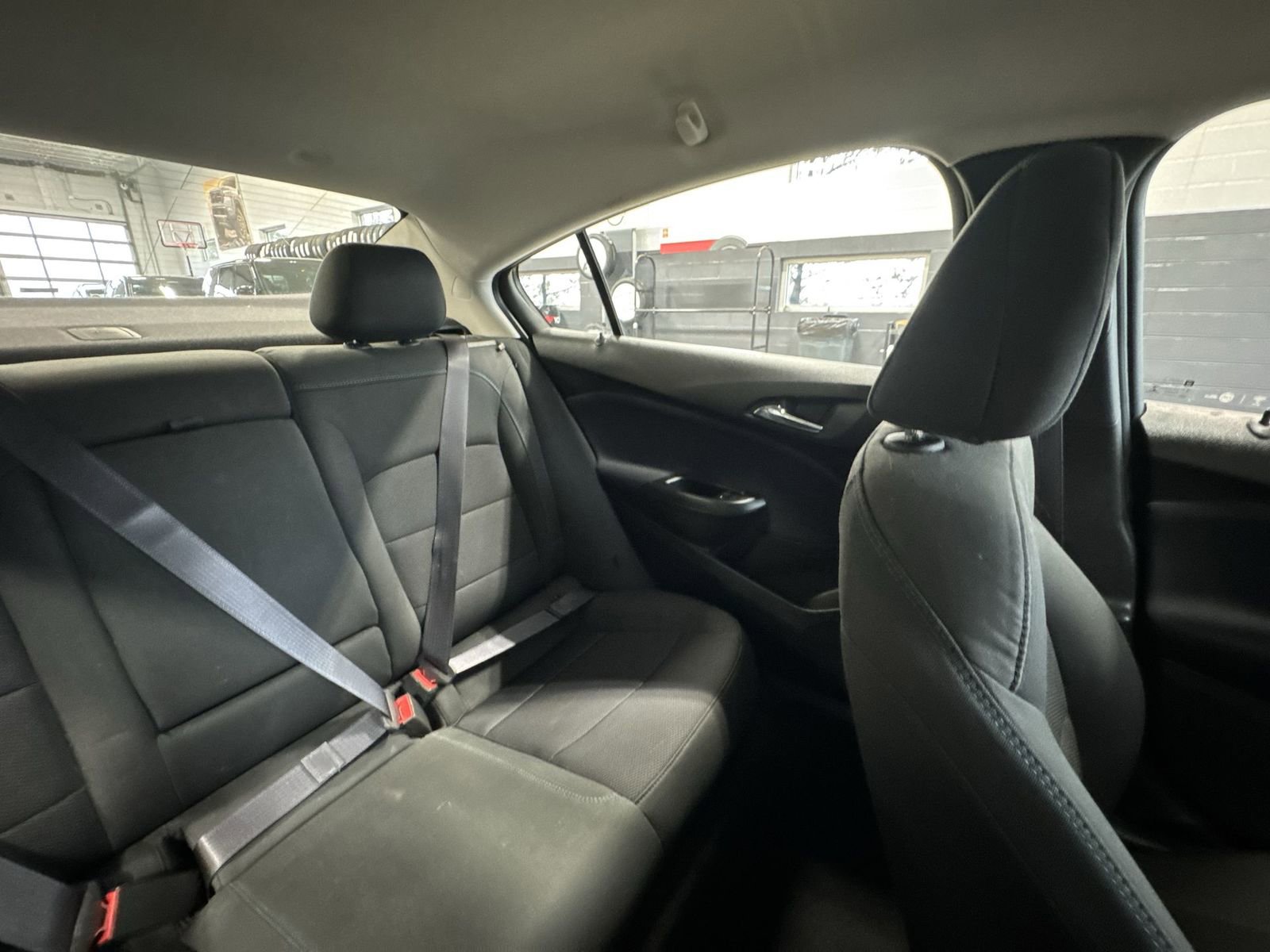 Used 2017 Chevrolet Cruze LT w/ Convenience Package image 6