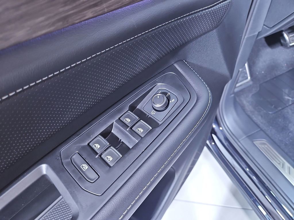 New 2026 Volkswagen Atlas SEL Premium R-Line image 11