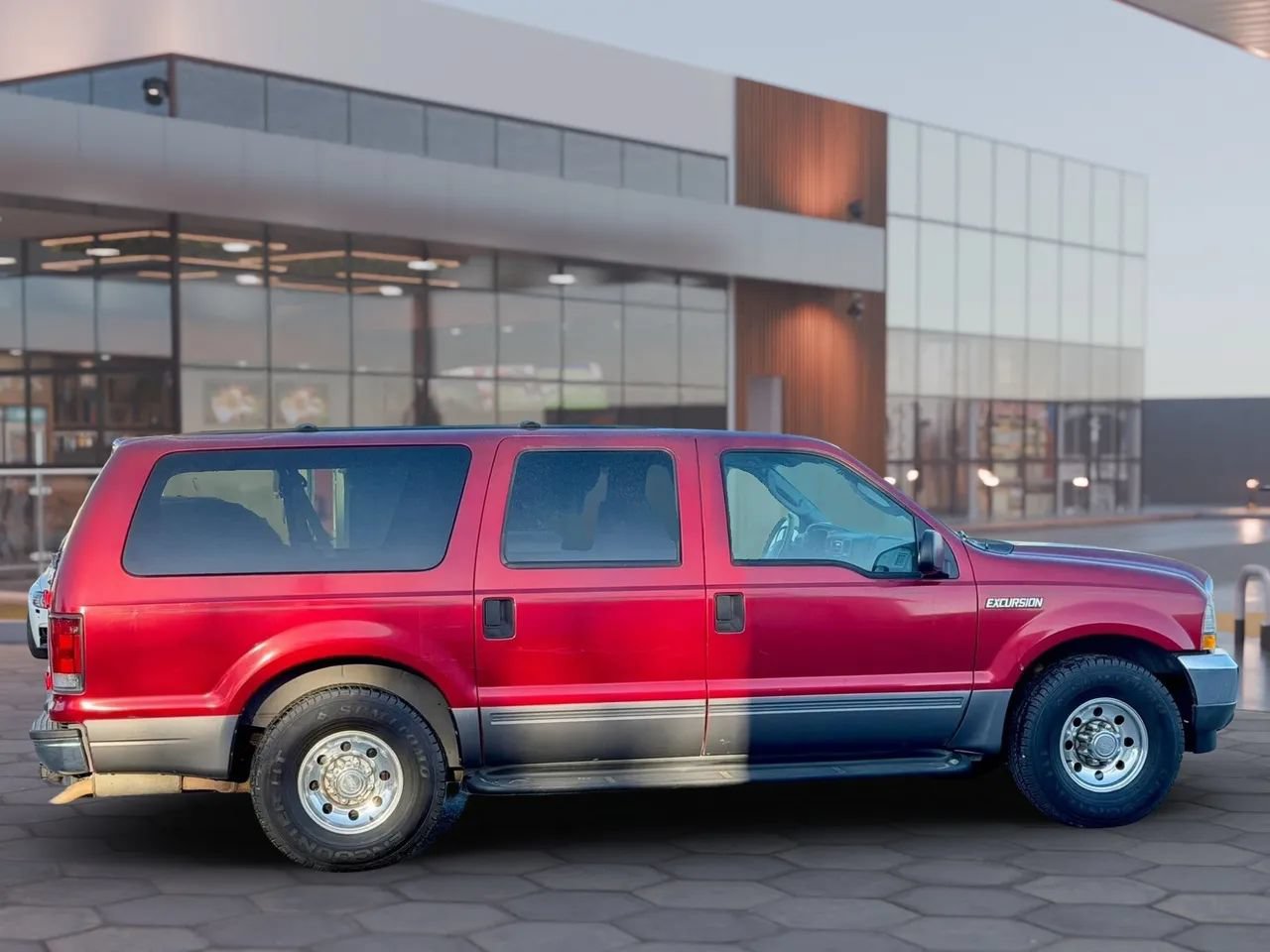 Used 2003 Ford Excursion XLT RWD image 11