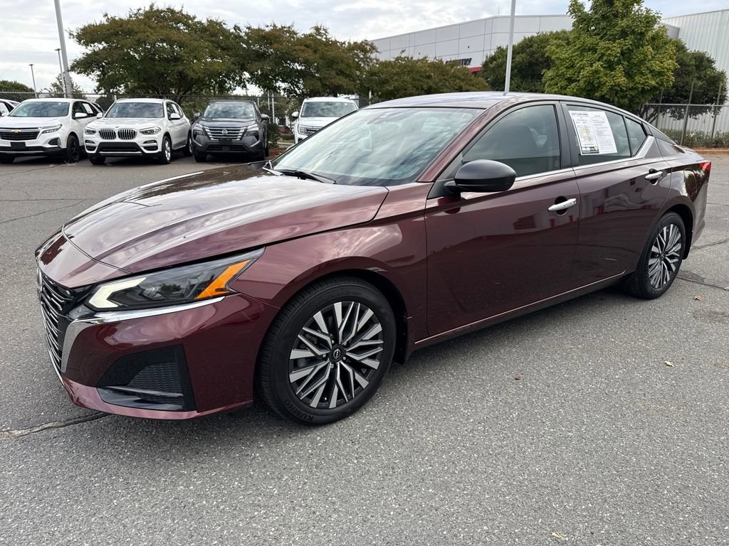 Used 2024 Nissan Altima 2.5 SV