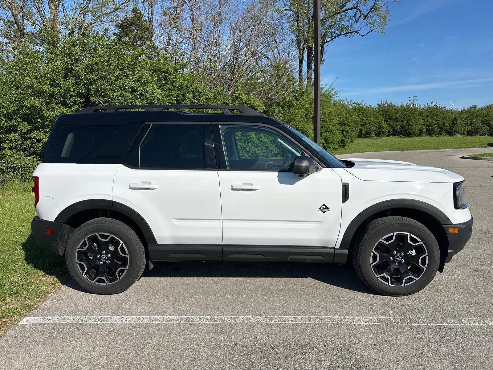 Certified 2025 Ford Bronco Sport Outer Banks w/ Outer Banks Tech Package+ AWD/4WD image 3