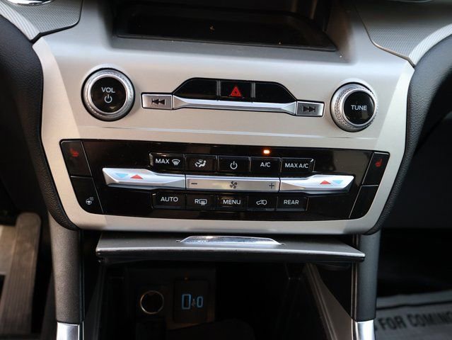 Used 2022 Ford Explorer XLT w/ Equipment Group 202A image 29