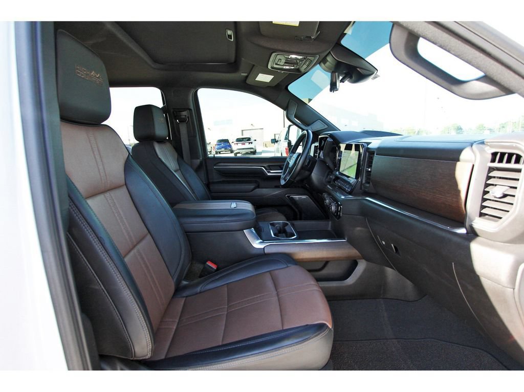 Used 2024 Chevrolet Silverado 2500 High Country w/ Technology Package AWD/4WD image 28