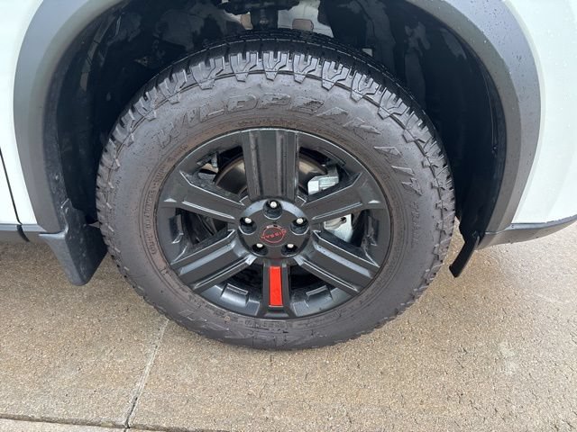 Used 2025 Nissan Rogue SV AWD/4WD image 16