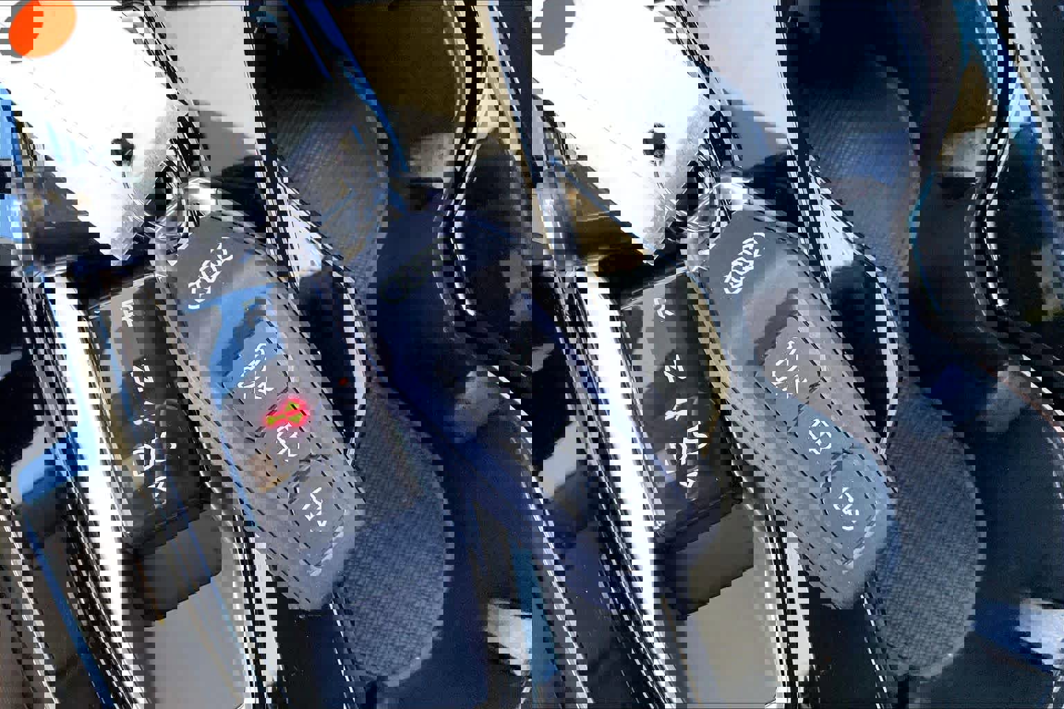 Used 2025 Audi Q5 Premium w/ Convenience Package image 13