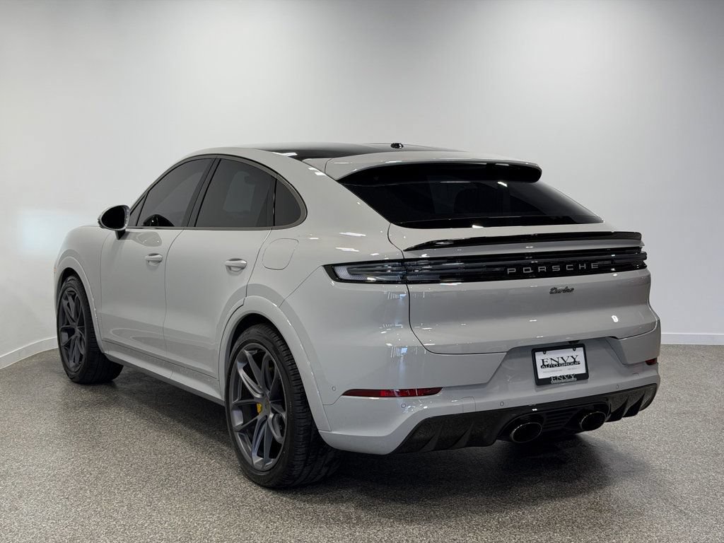 Used 2025 Porsche Cayenne Turbo AWD/4WD image 34