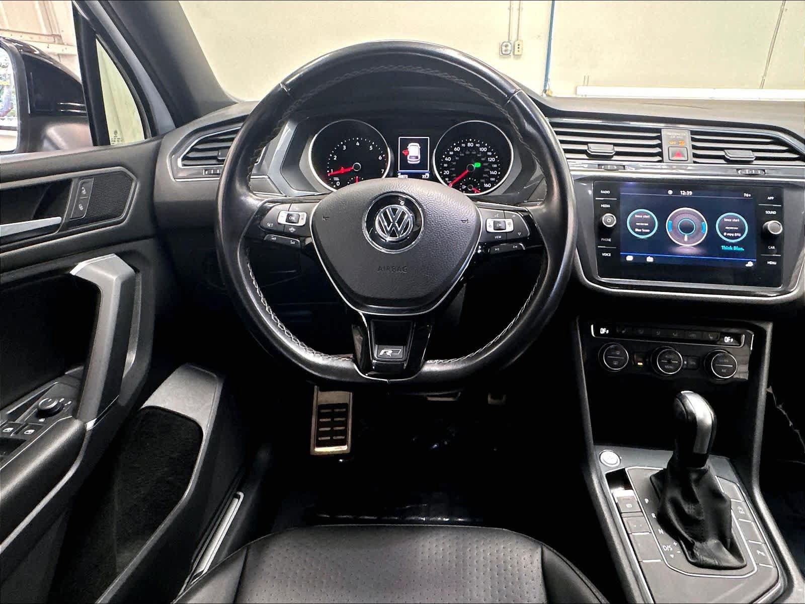Used 2020 Volkswagen Tiguan SE R-Line FWD image 11