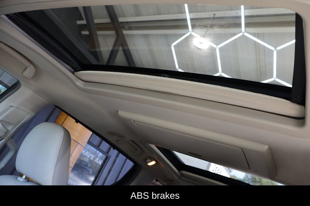 Used 2011 Toyota Sienna Limited w/ Premium Pkg image 8