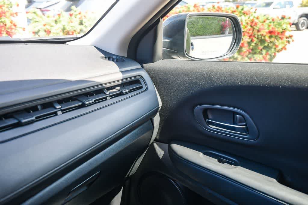 Used 2017 Honda HR-V LX image 21
