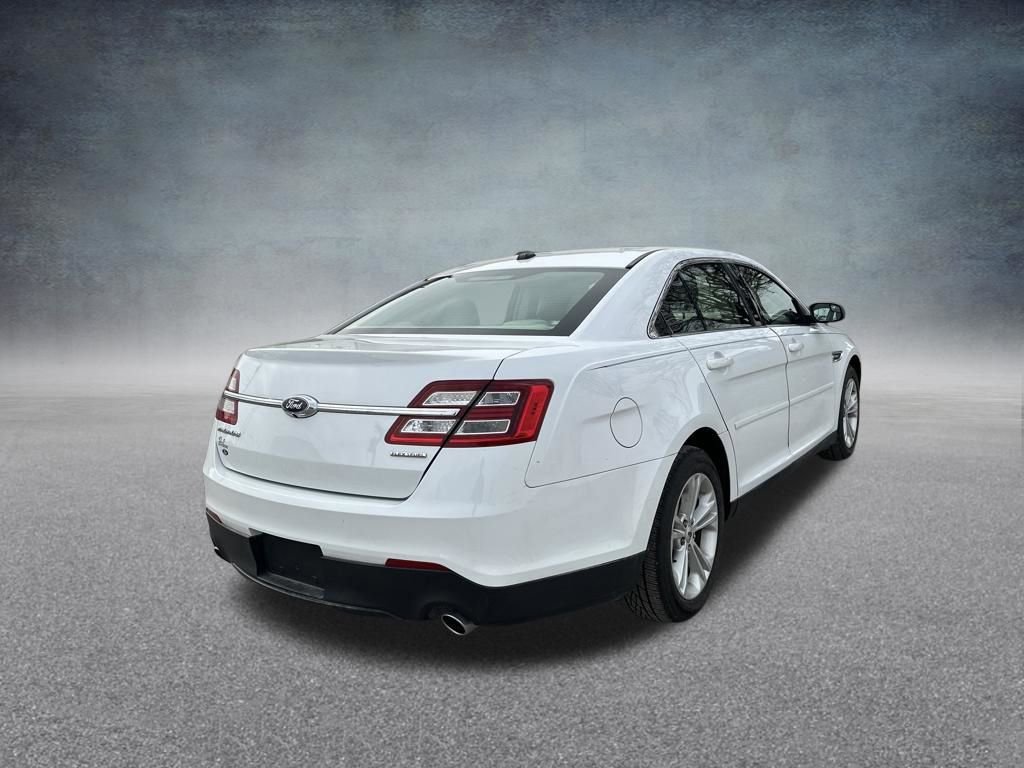 Used 2017 Ford Taurus SE image 5