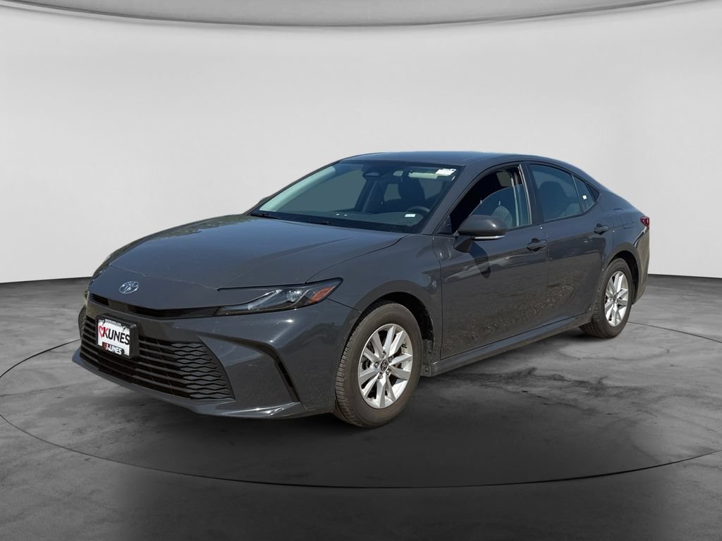 Used 2025 Toyota Camry LE FWD image 4