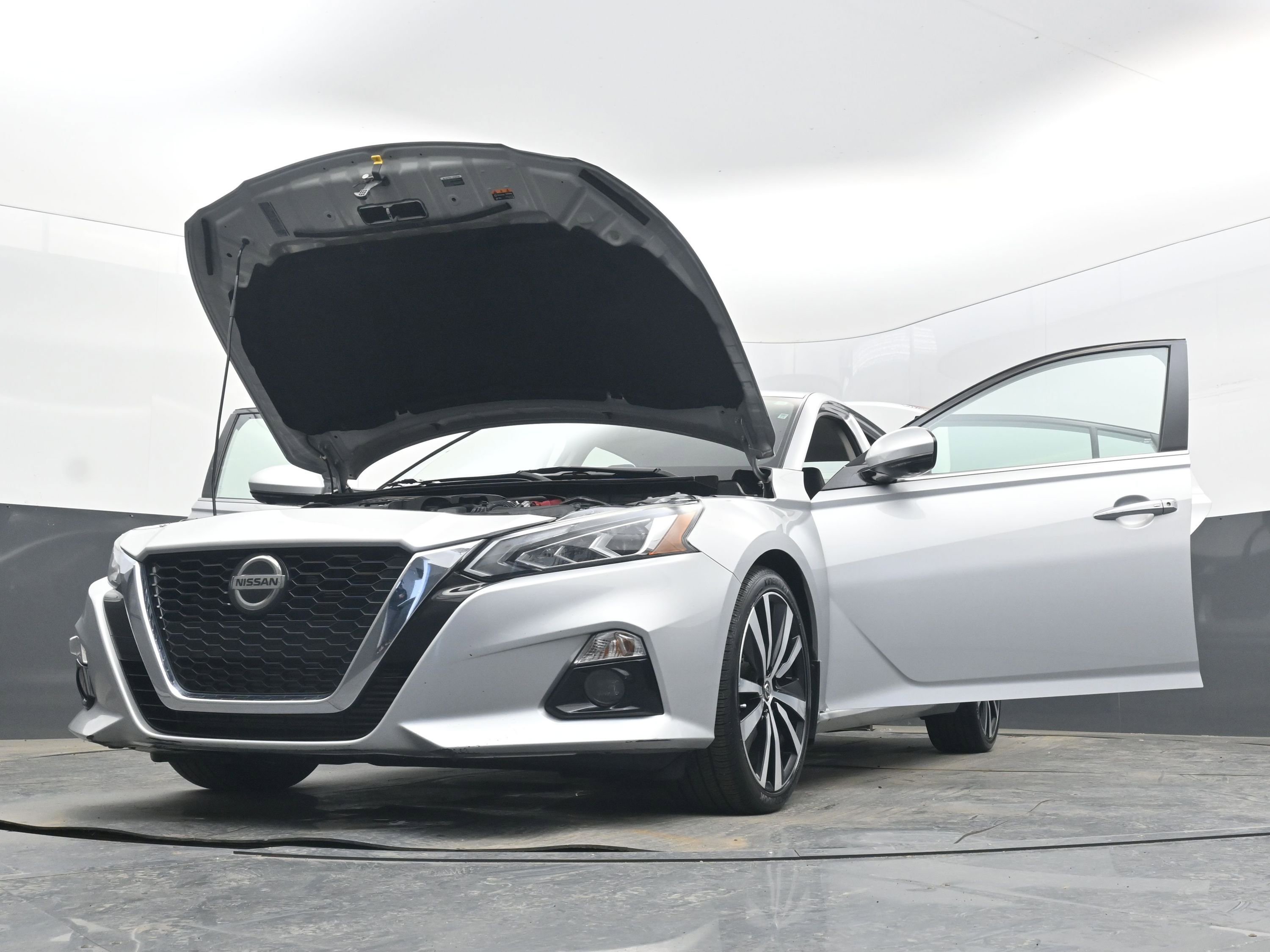 Used 2020 Nissan Altima 2.0 Platinum image 39