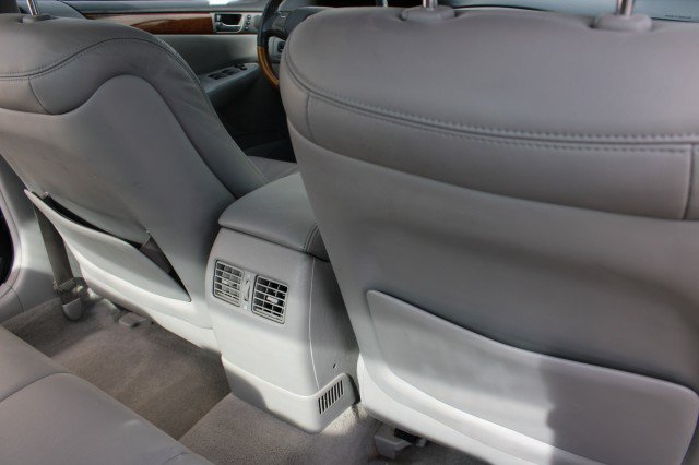 Used 2005 Lexus ES 330 FWD image 15