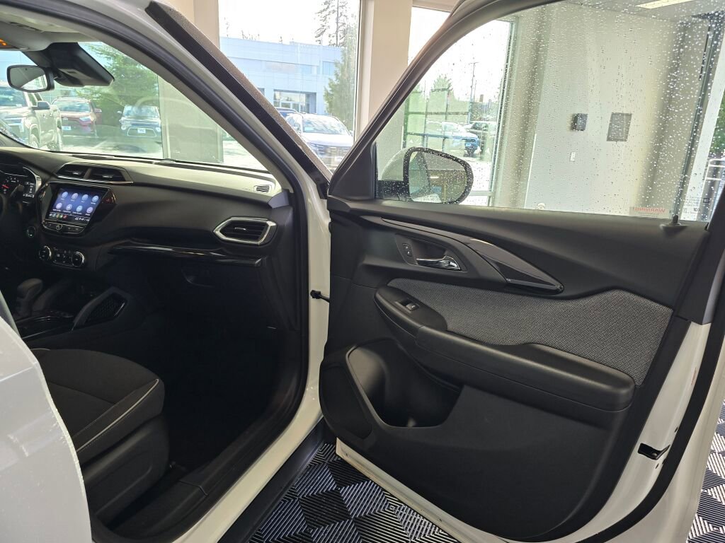 Used 2023 Chevrolet TrailBlazer LT w/ Convenience Package image 43