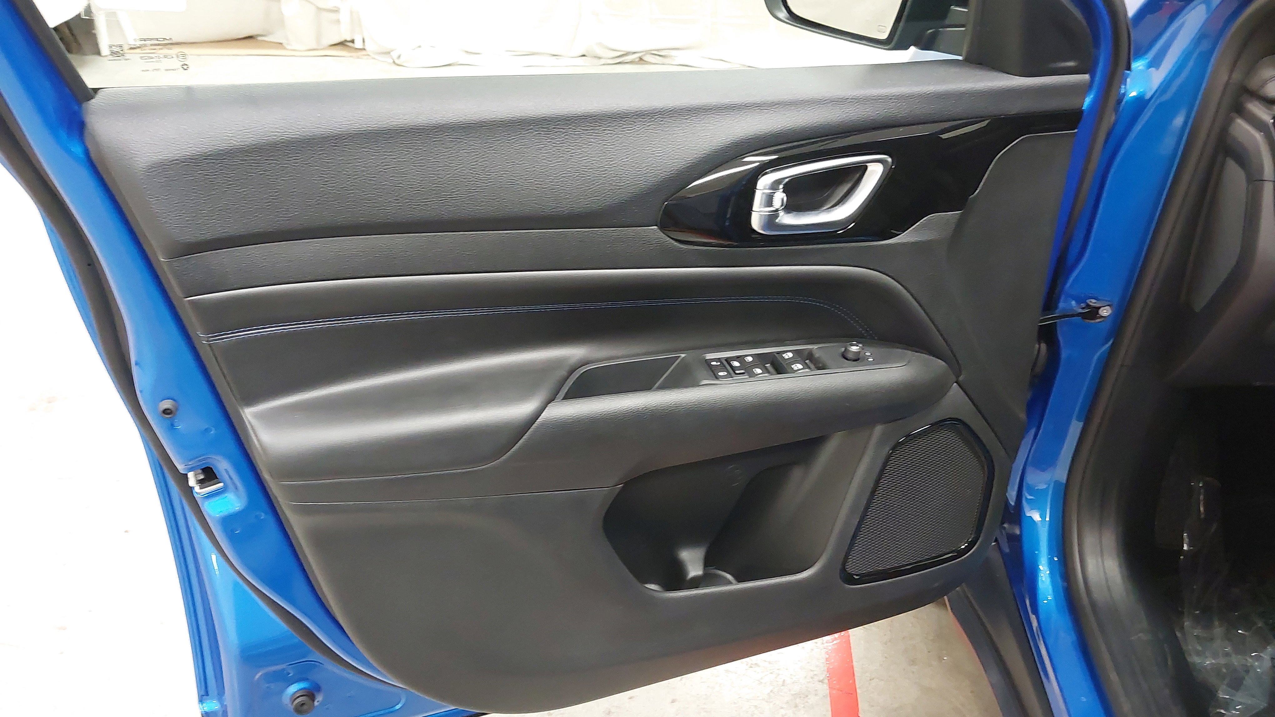 New 2026 Jeep Compass Latitude image 24