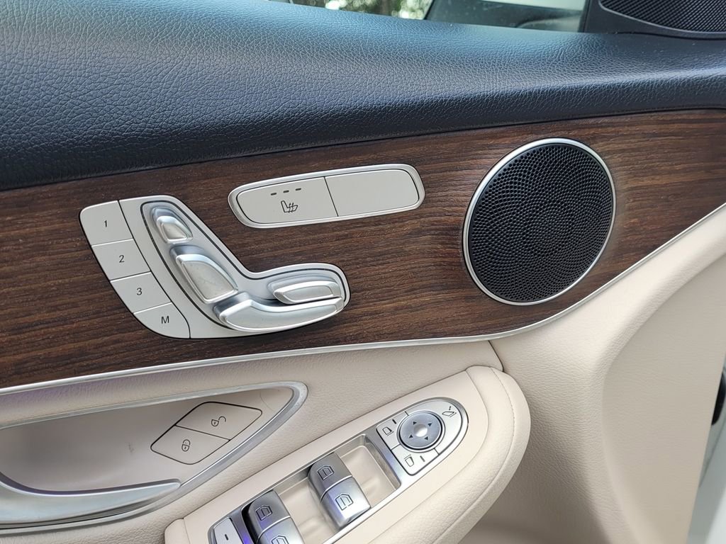 Used 2022 Mercedes-Benz GLC 300 w/ Multimedia Package Lite image 13