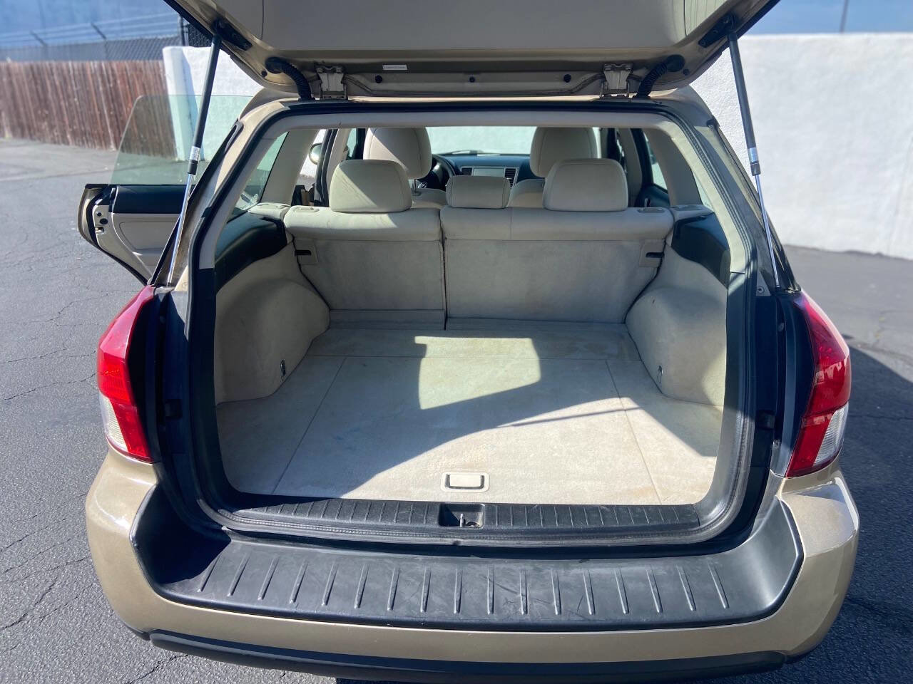 Used 2008 Subaru Outback 2.5i AWD/4WD image 3