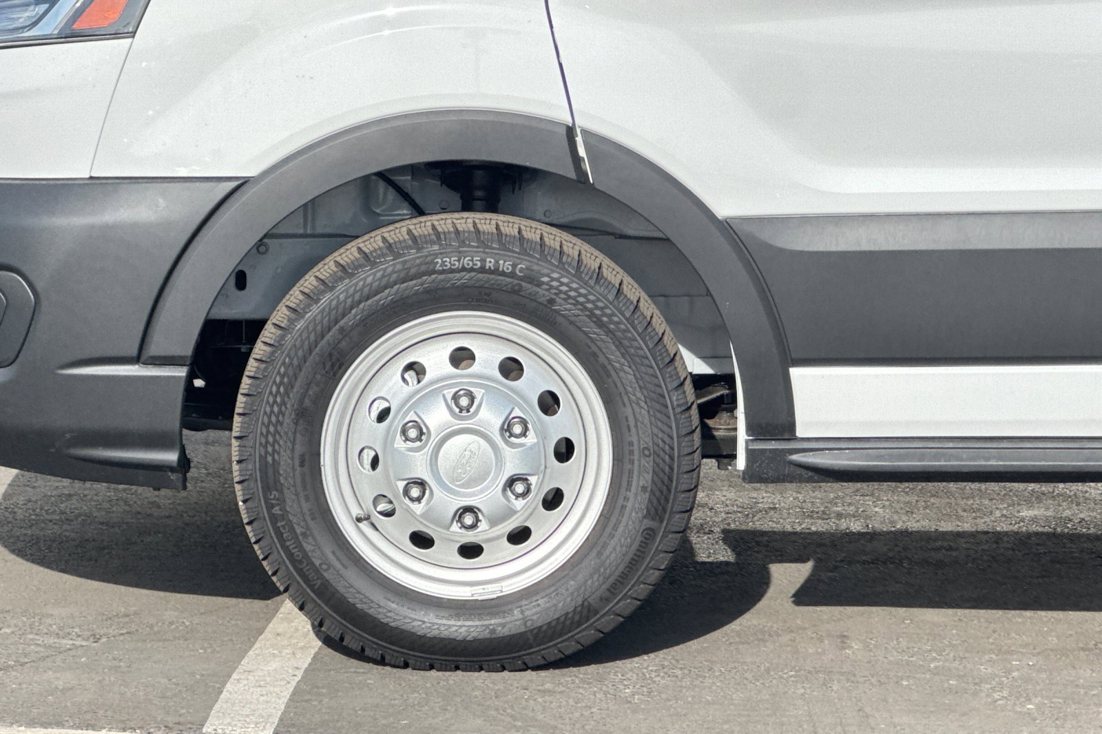 New 2026 Ford E-Transit 148 High Roof Extended image 24