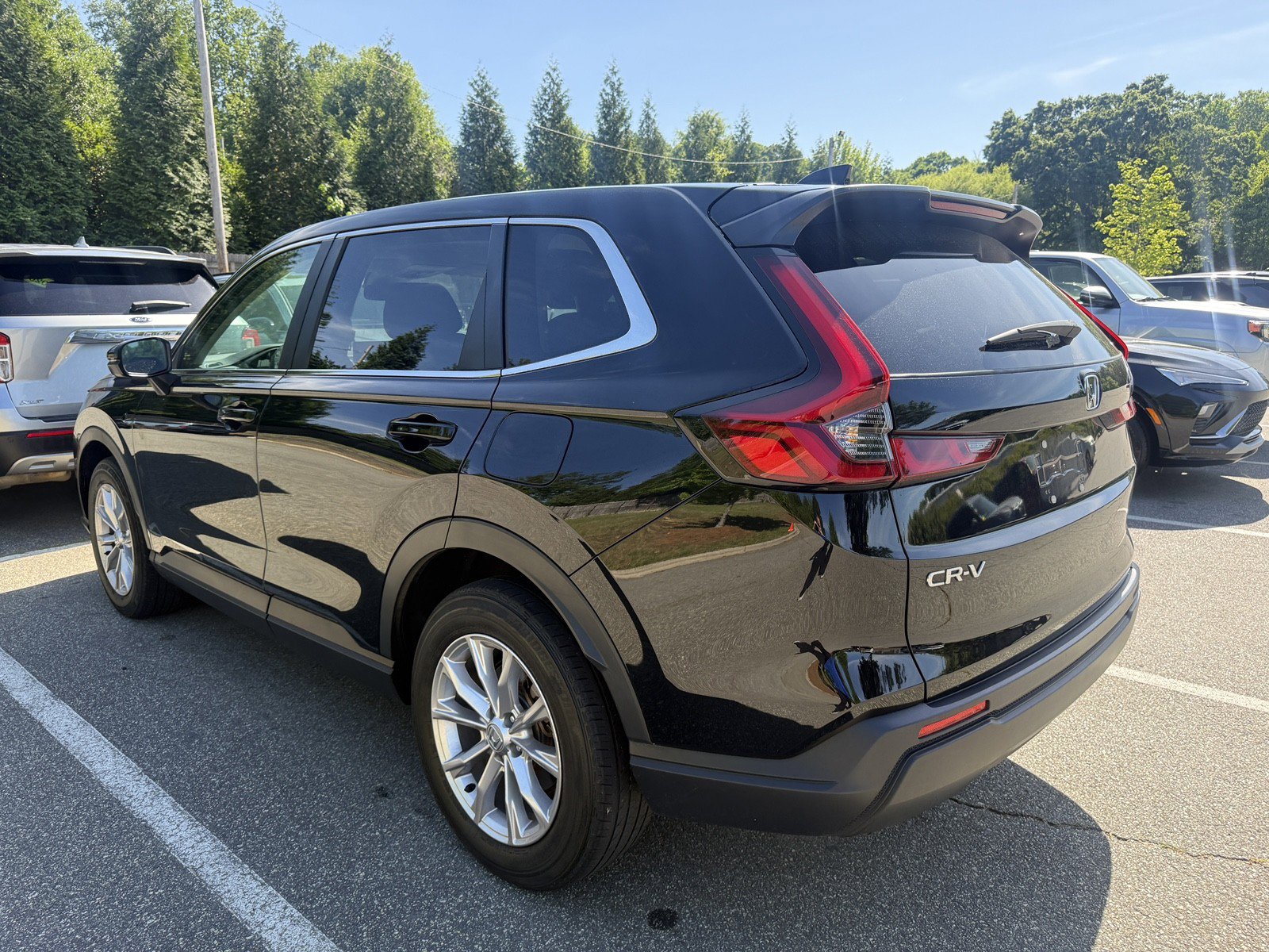 Used 2024 Honda CR-V EX image 3