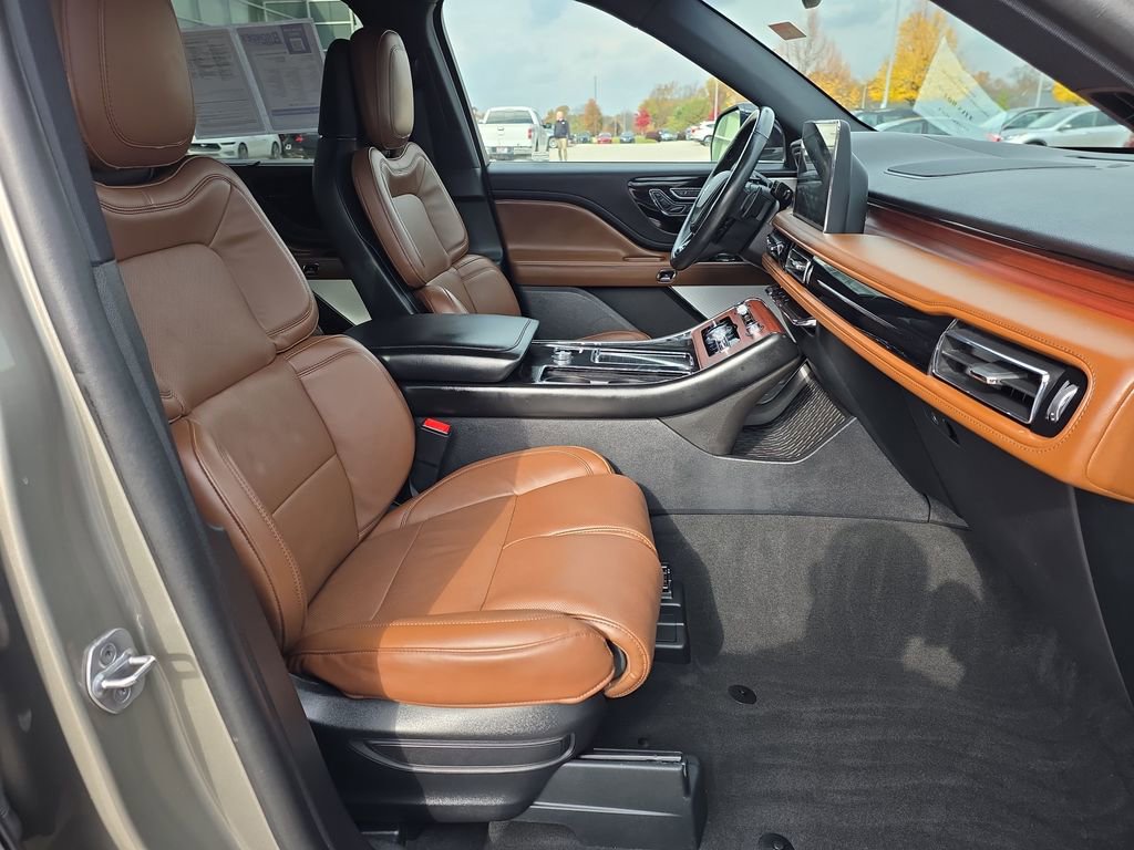 Used 2023 Lincoln Aviator Reserve w/ Equipment Group 201A image 19