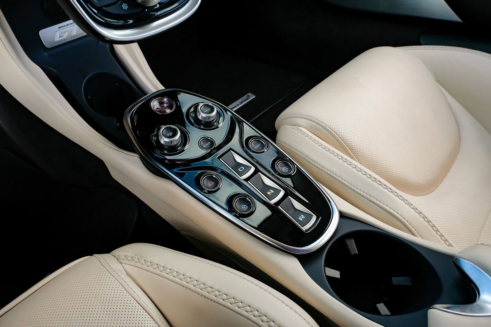 Used 2021 McLaren GT image 23