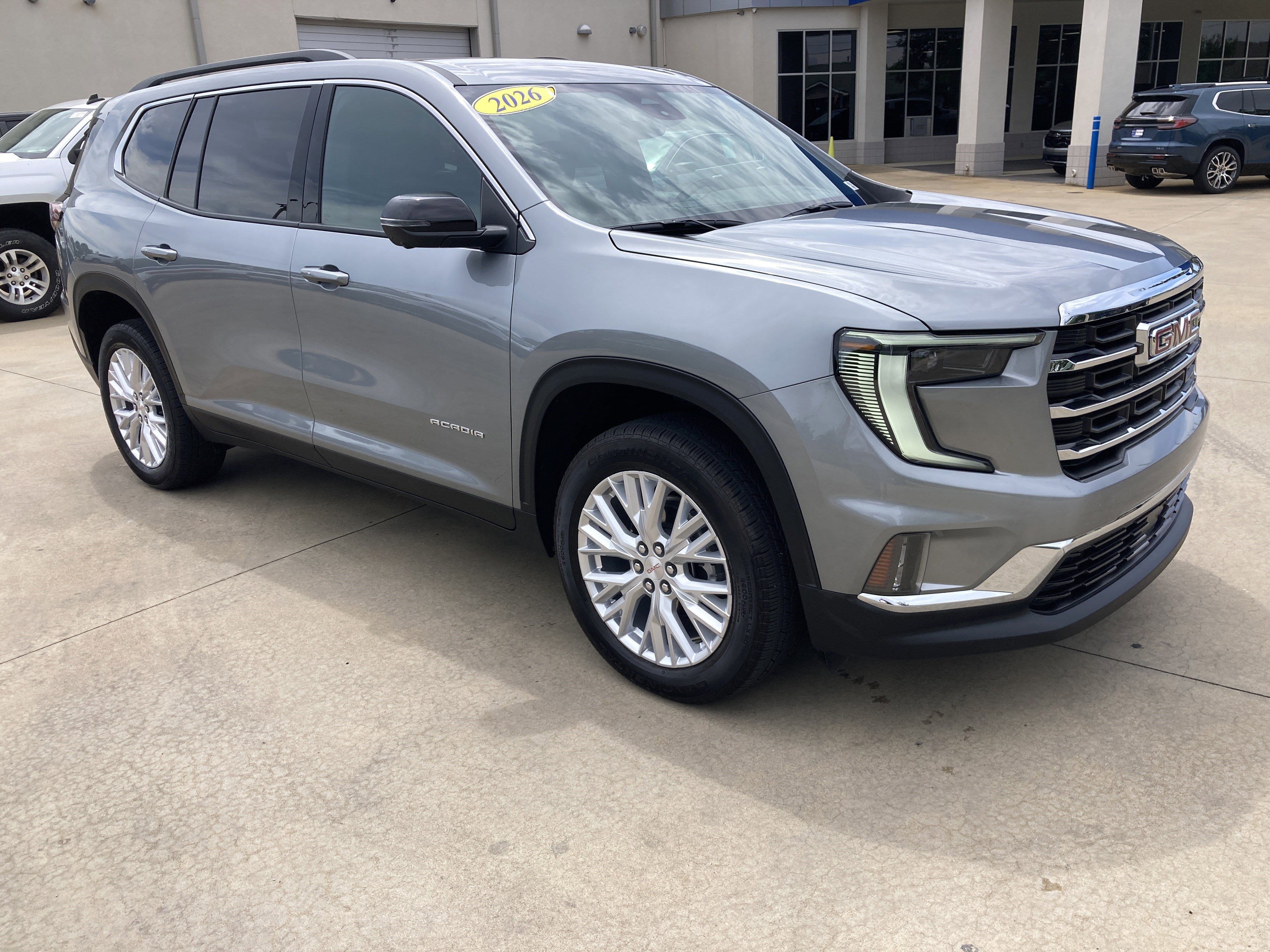 Certified 2026 GMC Acadia Elevation w/ Elevation Premium Package FWD image 9