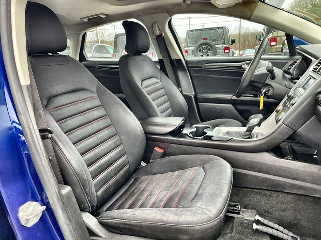 Used 2016 Ford Fusion SE w/ Equipment Group 201A FWD image 26