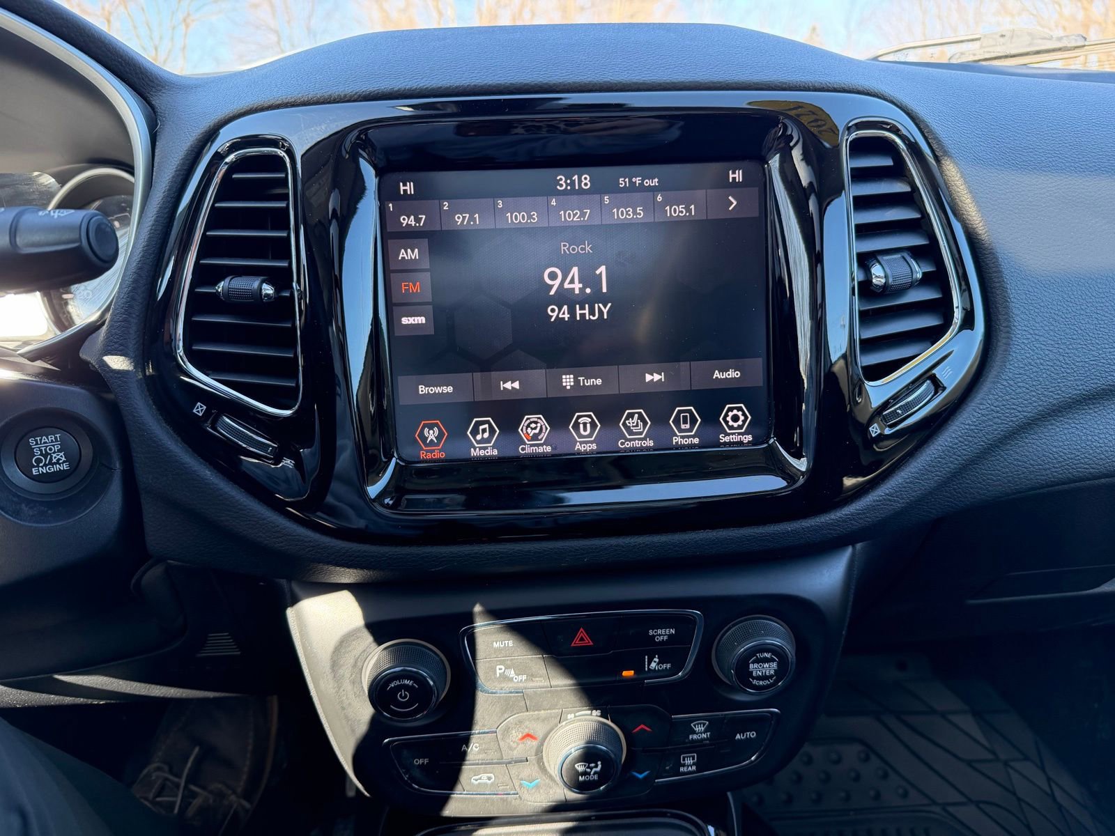 Used 2021 Jeep Compass Limited w/ Sun and Sound Group image 14