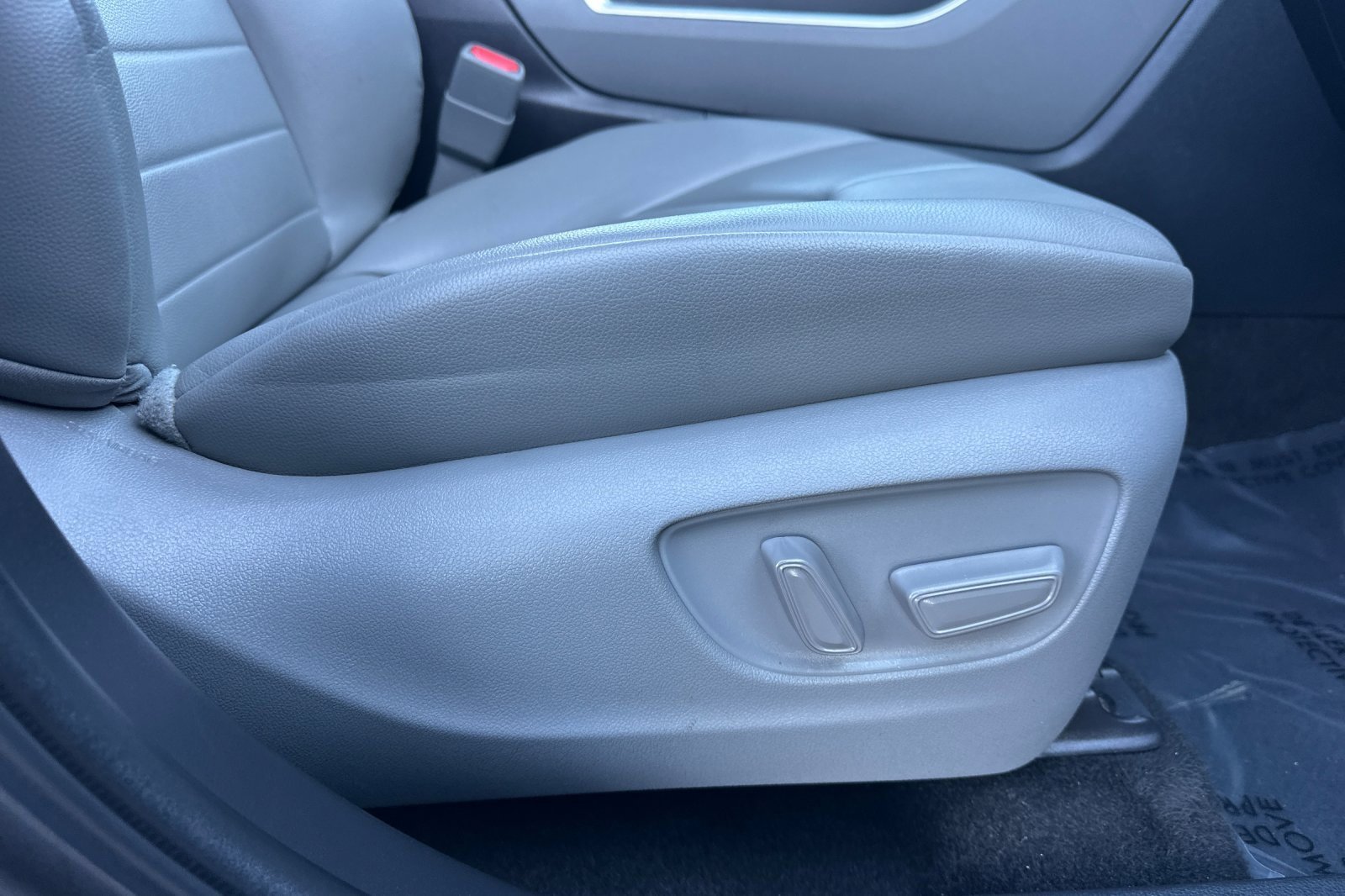 Used 2023 Toyota Highlander XLE image 25