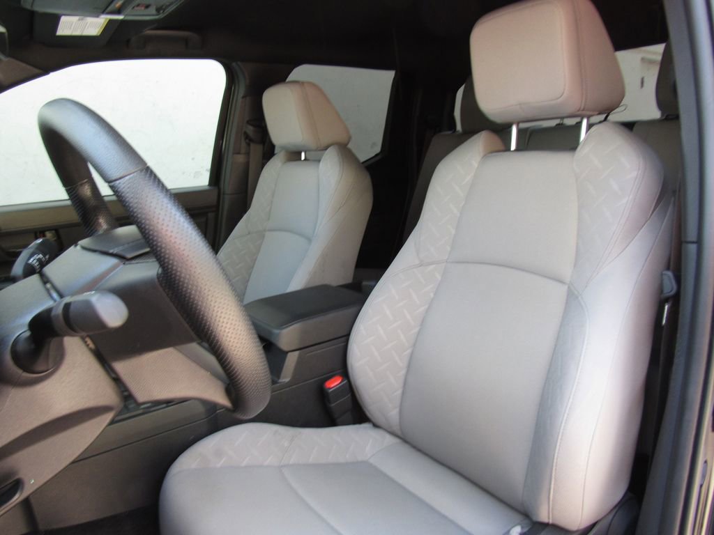 Used 2025 Toyota Tacoma SR5 AWD/4WD image 14