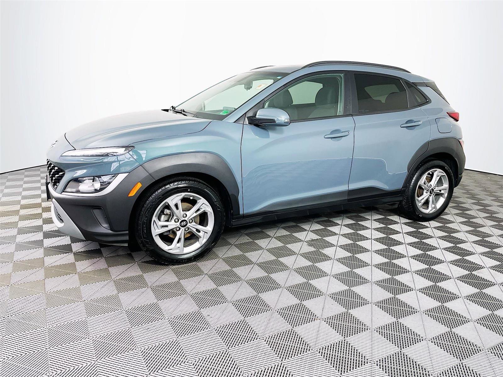 Used 2022 Hyundai Kona SEL w/ Convenience Package image 4