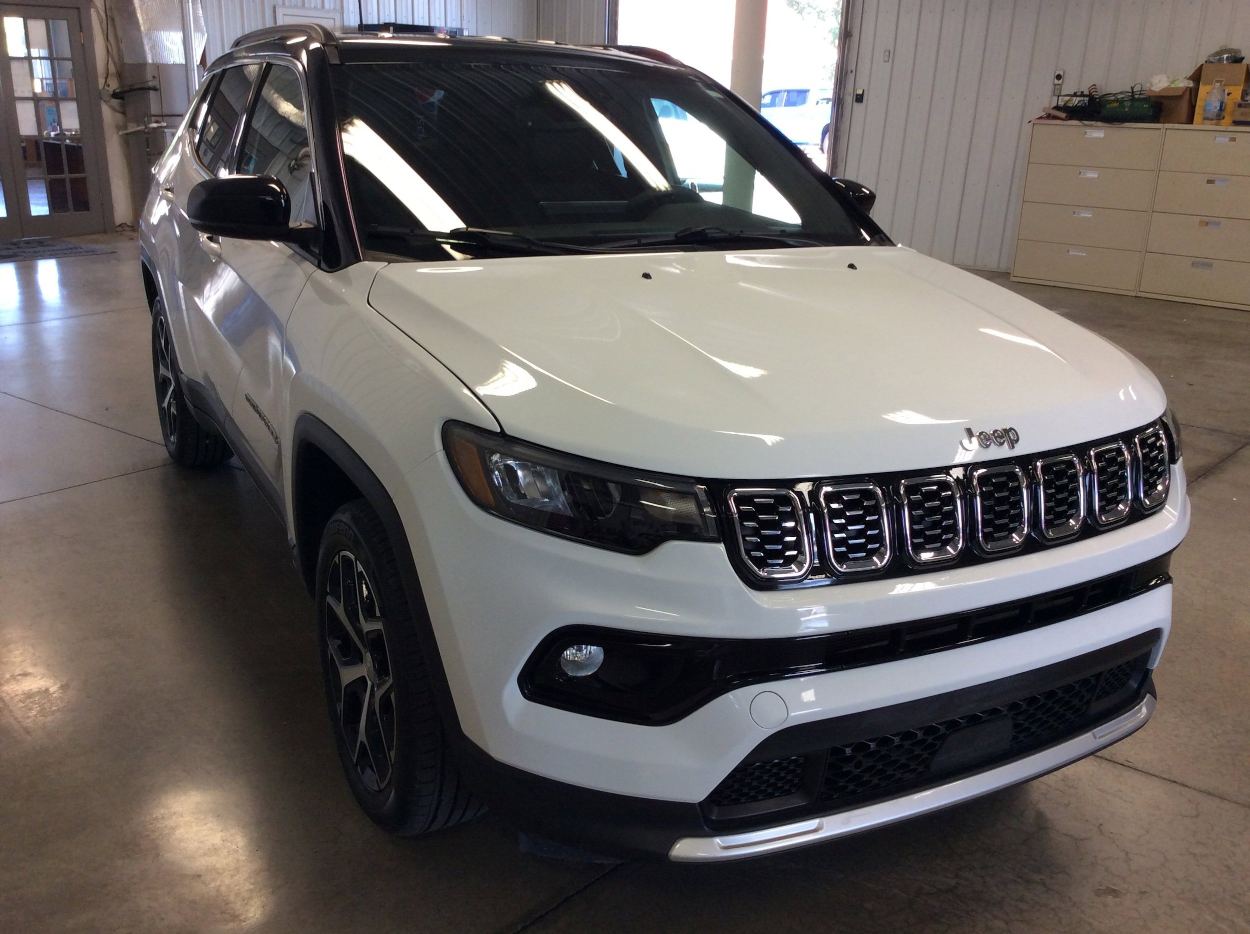 Used 2024 Jeep Compass Limited AWD/4WD image 7