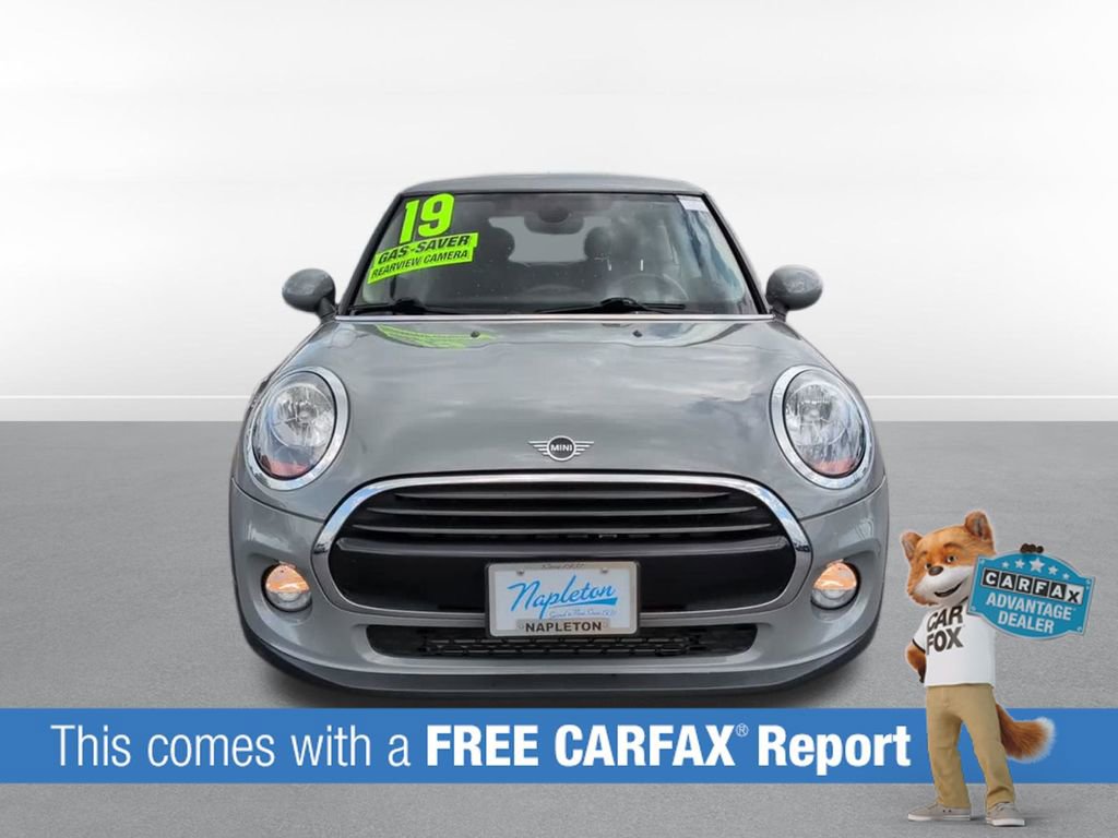 Used 2019 MINI Cooper 2-Door Hardtop FWD video 2