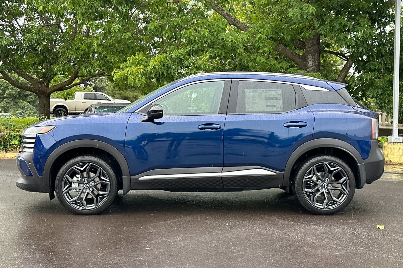 New 2026 Nissan Kicks SR AWD/4WD image 5