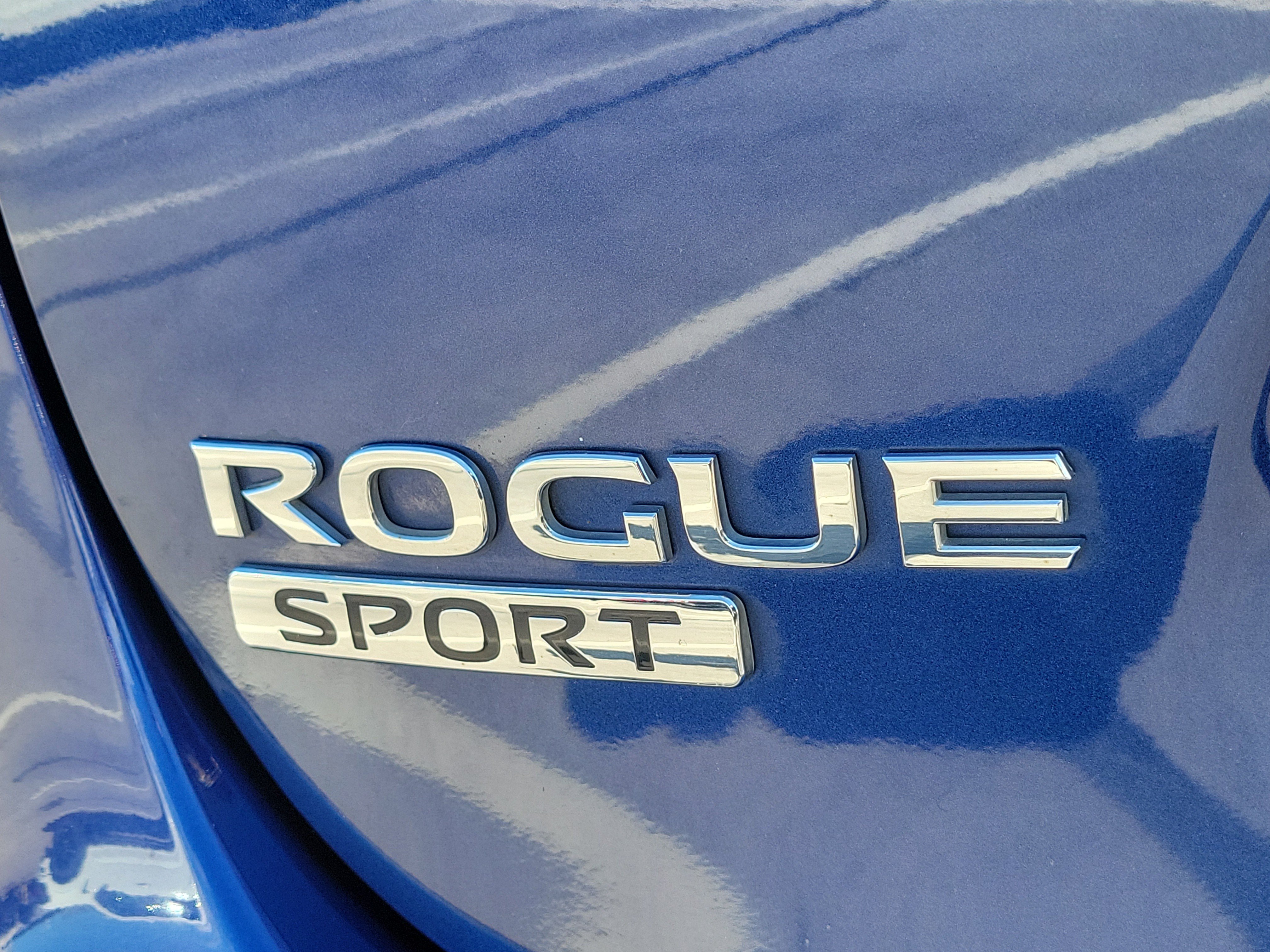 Used 2021 Nissan Rogue Sport SL w/ Premium Package FWD image 11