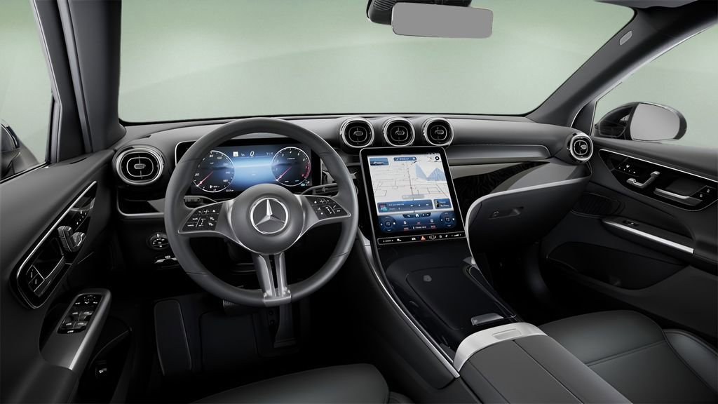 Used 2025 Mercedes-Benz GLC 300 GLC 300 image 38